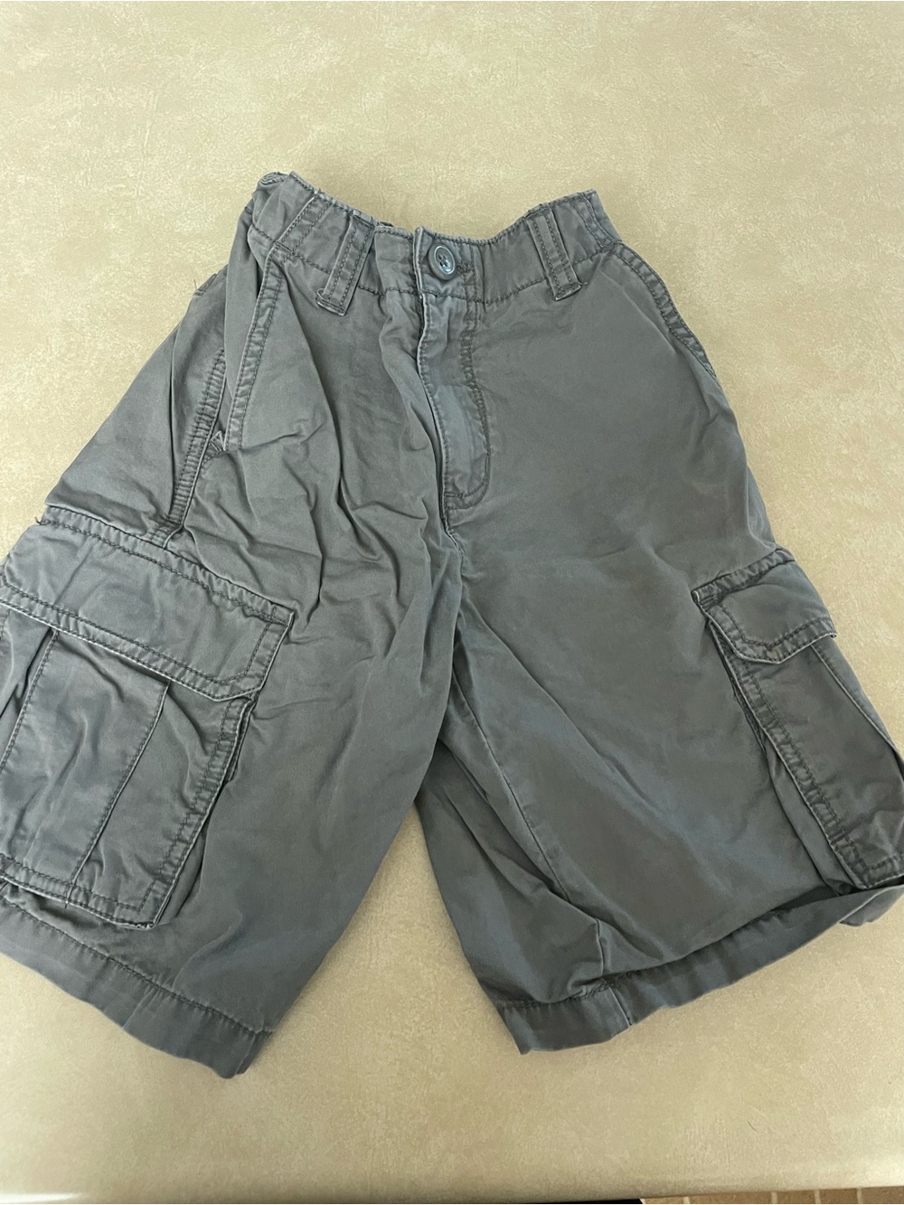 Crazy 8 Men's Gray Cargo Shorts - Utility Pockets